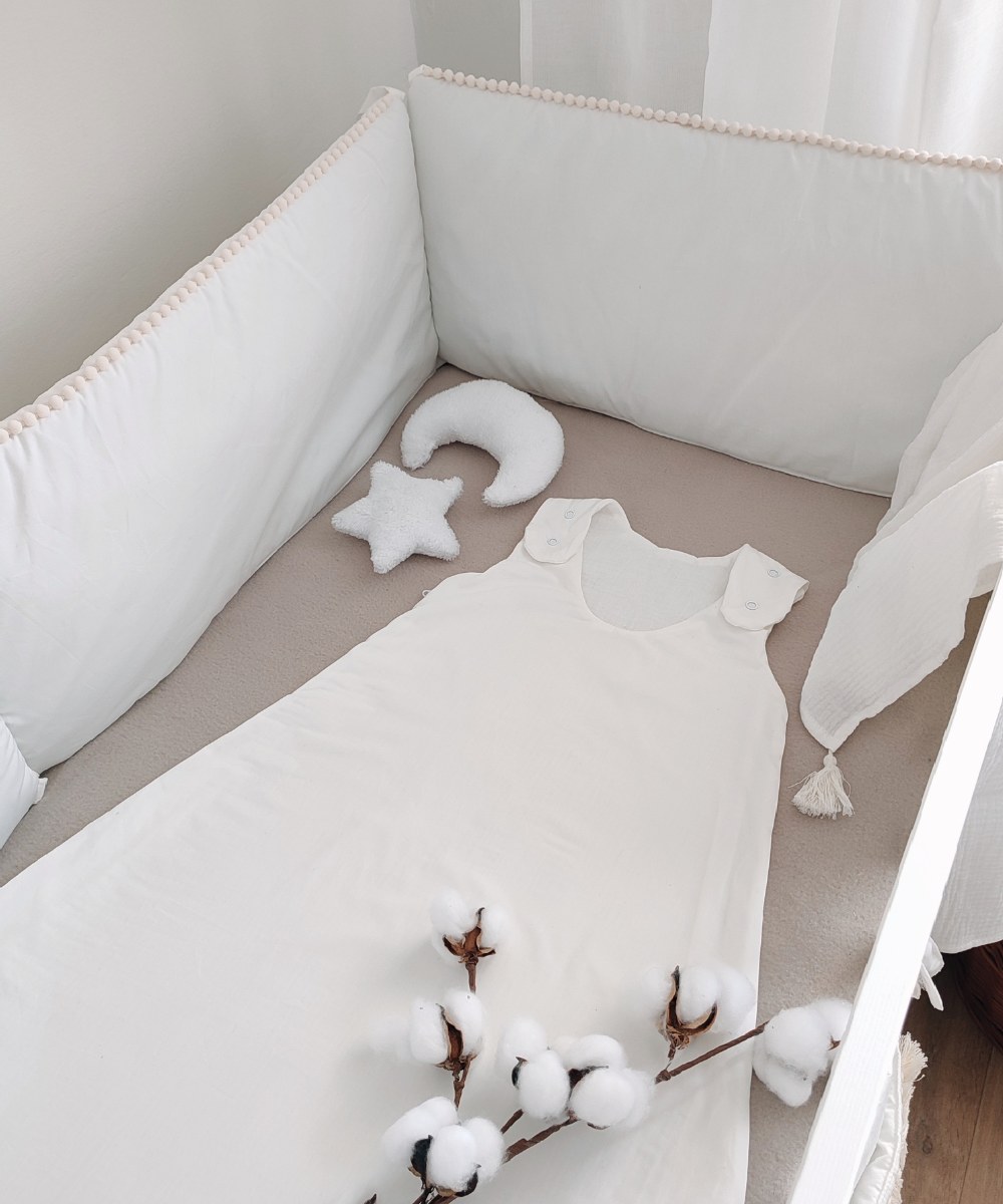 Boho Cot Bumper with Pompoms – Sand