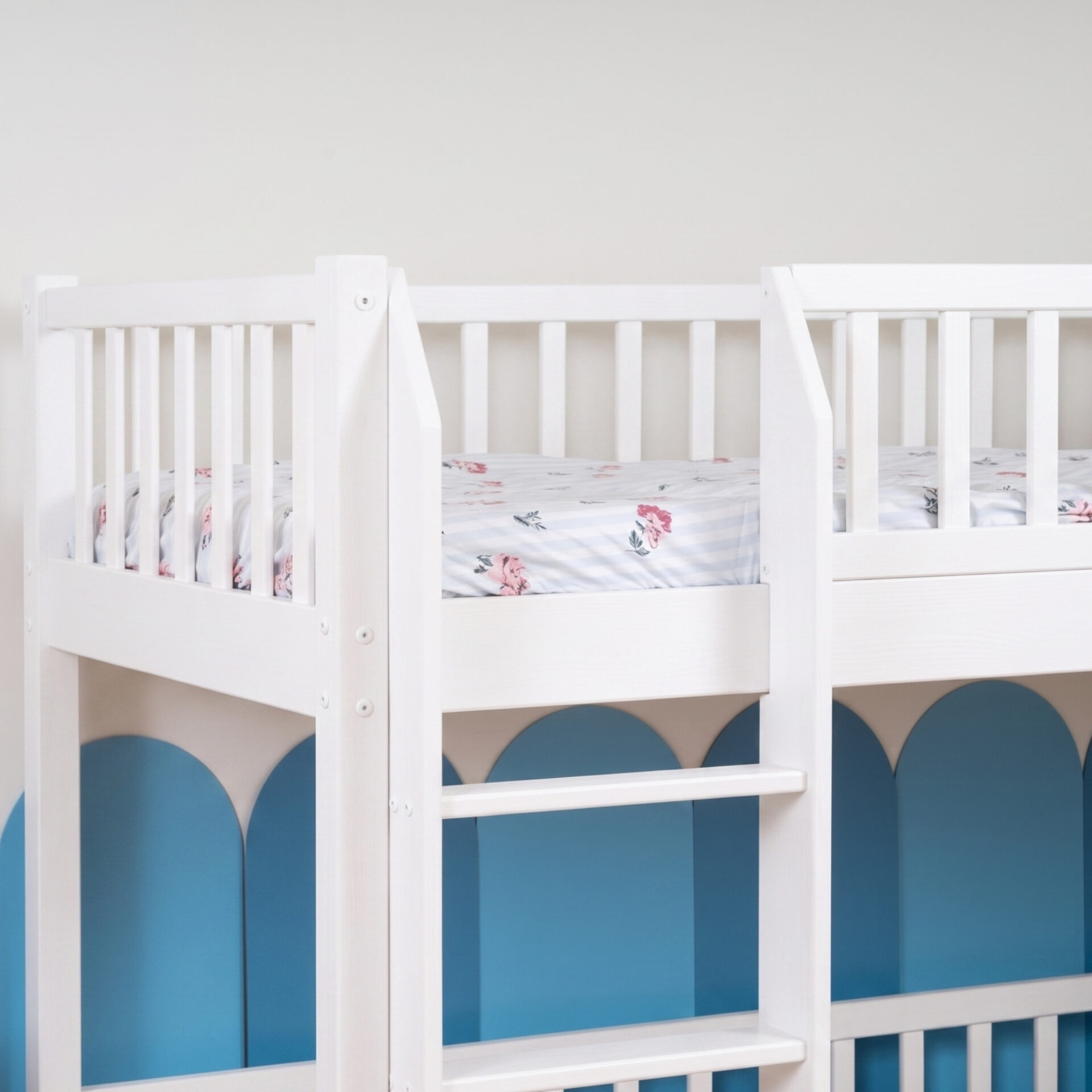 KOSMO Bunk Bed – white (3) KOSMO Bunk Bed in pine wood, white