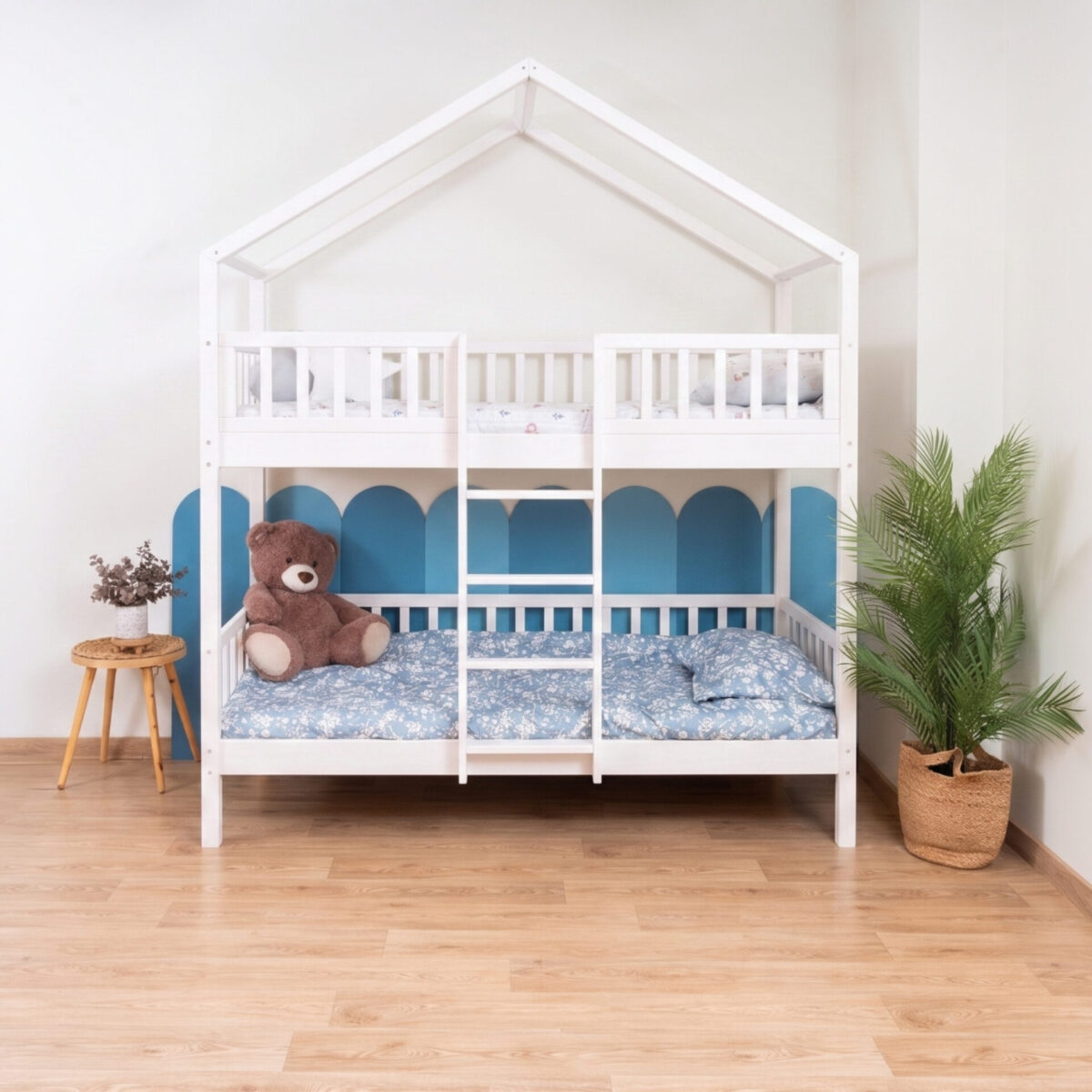 KOSMO Short Bunk Bed – white (1) KOSMO Short Bunk Bed in pine wood, white