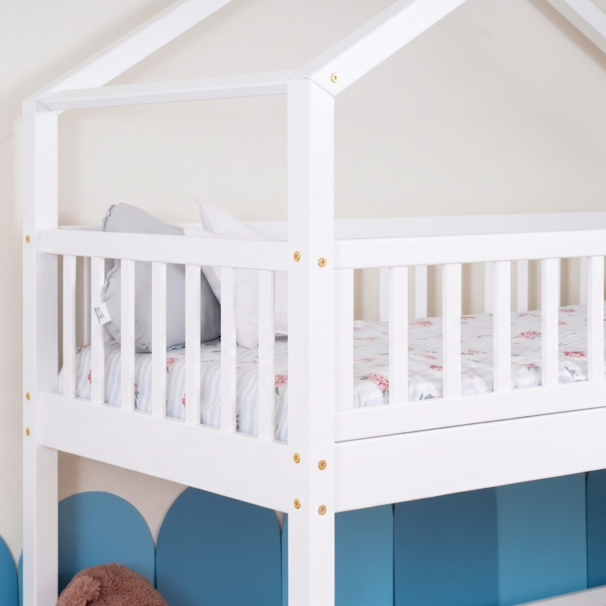 KOSMO Short Bunk Bed – white (12) KOSMO Short Bunk Bed in pine wood, white