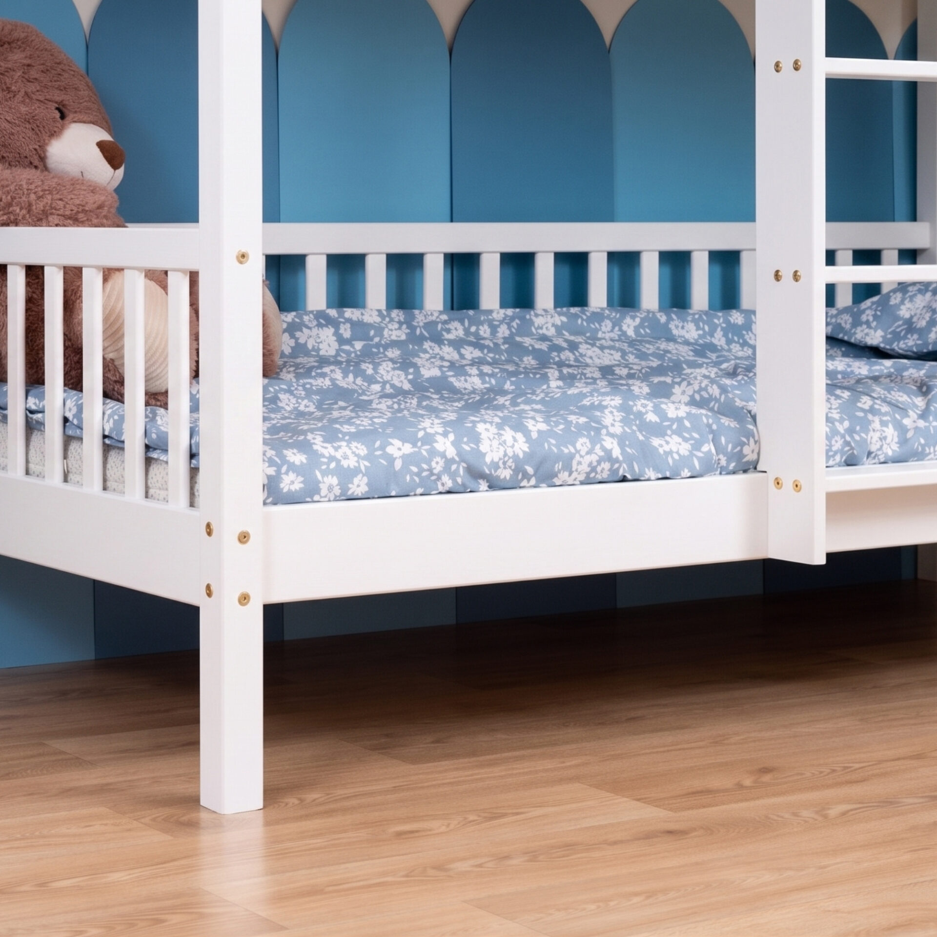 KOSMO Short Bunk Bed – white (9) KOSMO Short Bunk Bed in pine wood, white