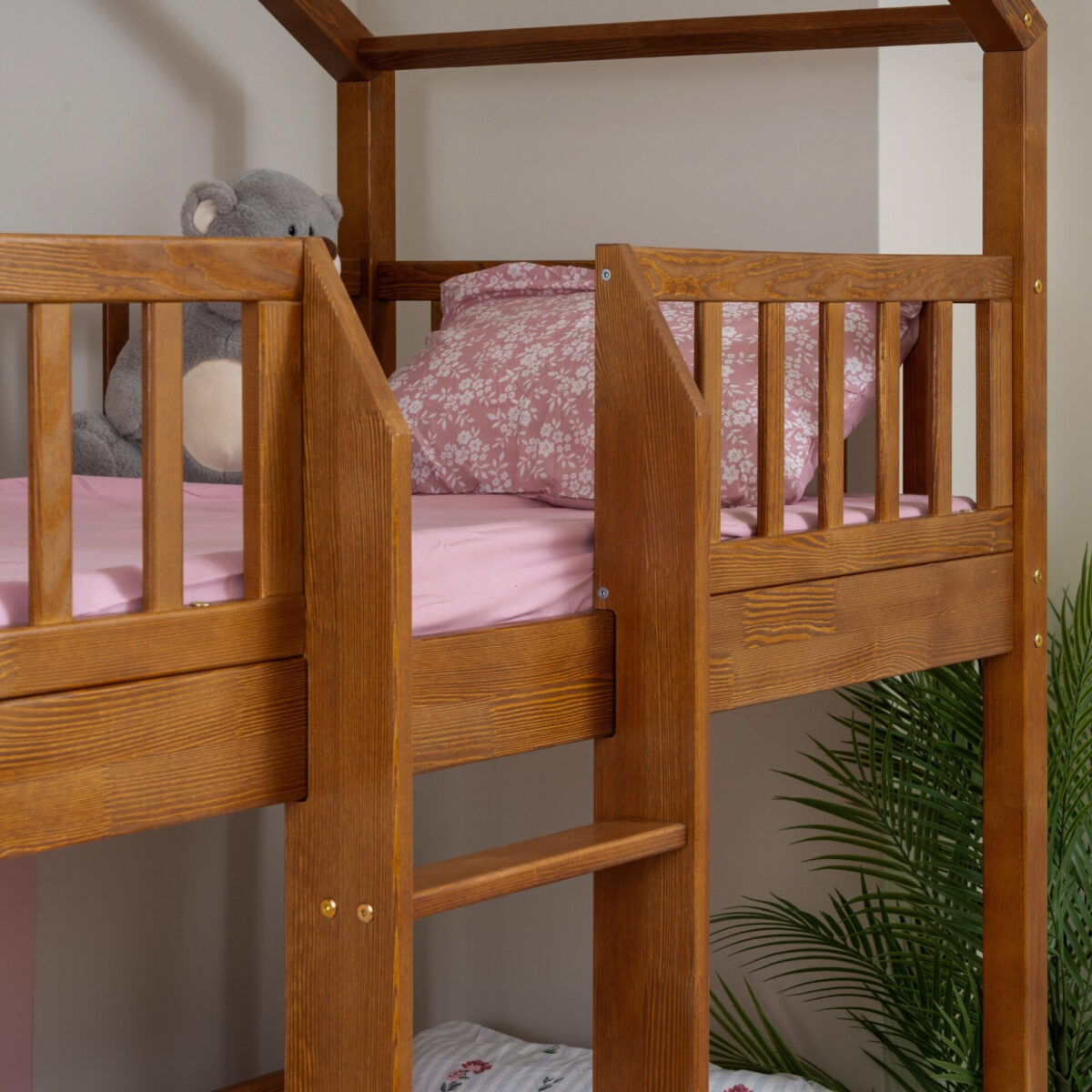 KOSMO Short Bunk Bed – Retro (3) KOSMO Short Bunk Bed in pine wood, Retro