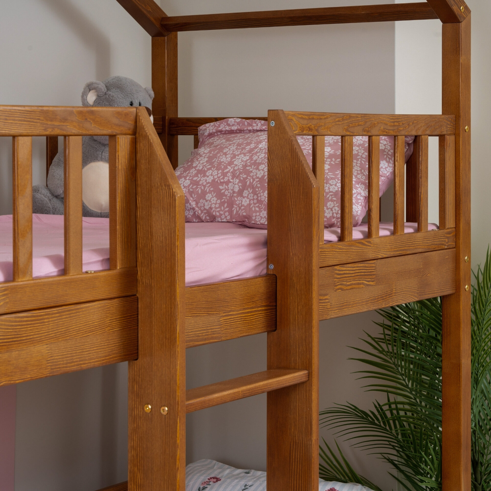 KOSMO Short Bunk Bed – Retro (3) KOSMO Short Bunk Bed in pine wood, Retro