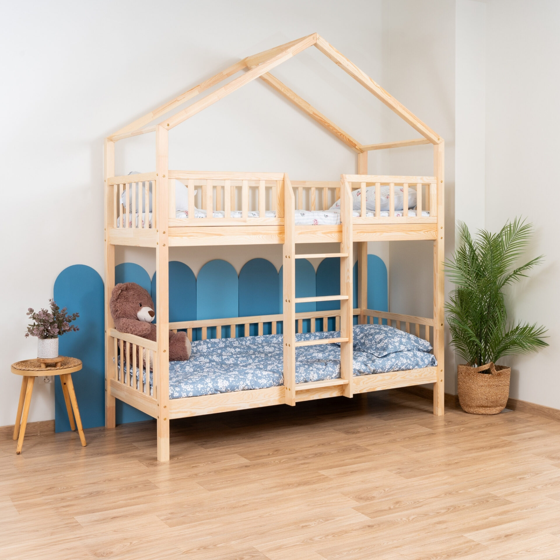 KOSMO Short Bunk Bed – natural pine (3) KOSMO Short Bunk Bed in pine wood, natural pine