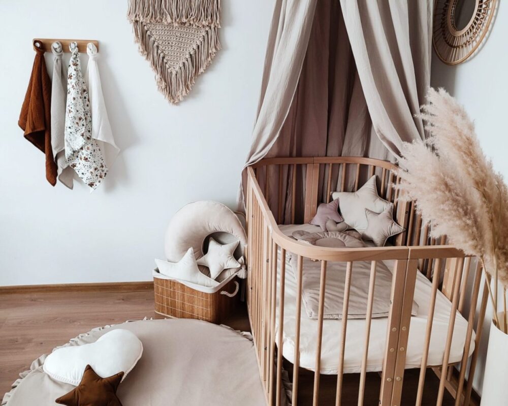 Muslin Canopy with Ruffle – Ceiling Mounted