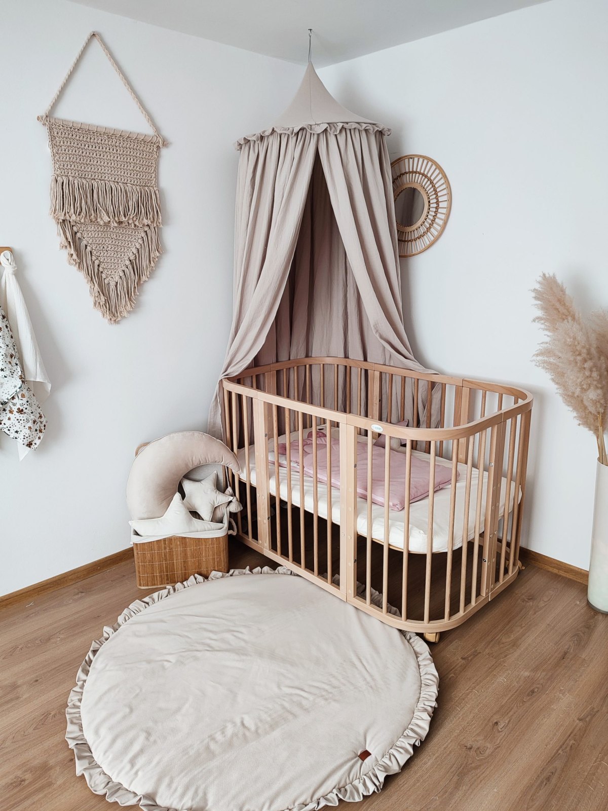 Muslin Canopy with Ruffle – Ceiling Mounted