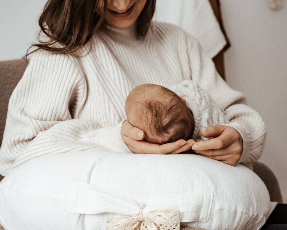 Elegant Muslin Nursing Pillow – Ecru